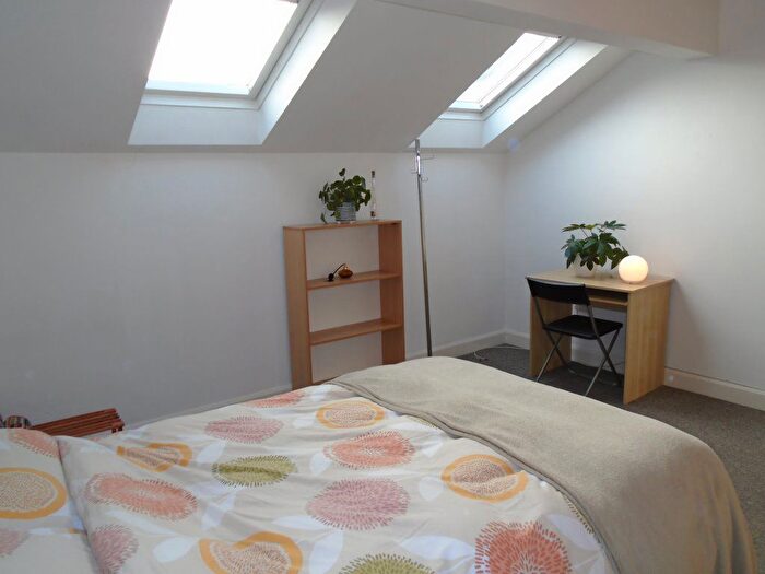 1 Bedroom Flat To Rent In Bristol Road, Selly Oak, Birmingham, B29