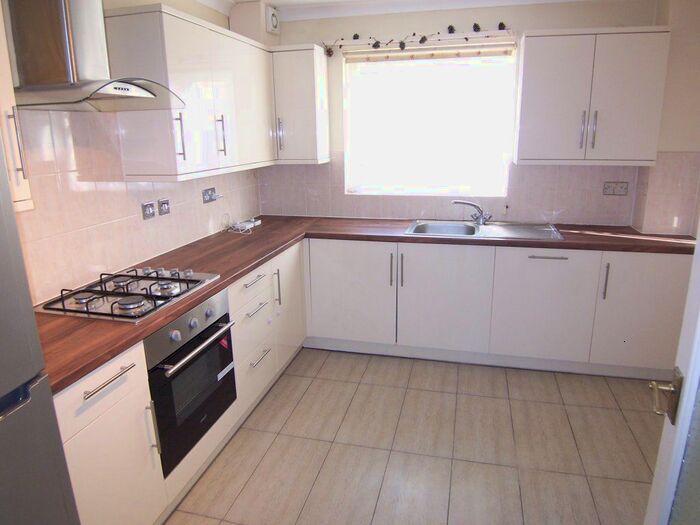 2 Bedroom Flat To Rent In Connaught Road, New Malden KT3