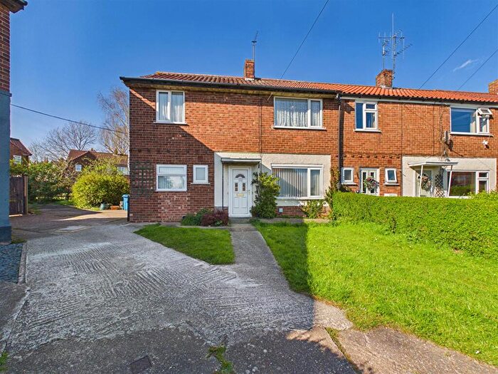 3 Bedroom End Of Terrace House For Sale In Danes Drive, Hessle, HU13