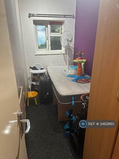 3 Bedroom Flat To Rent In Ash Villa, Luton, LU1