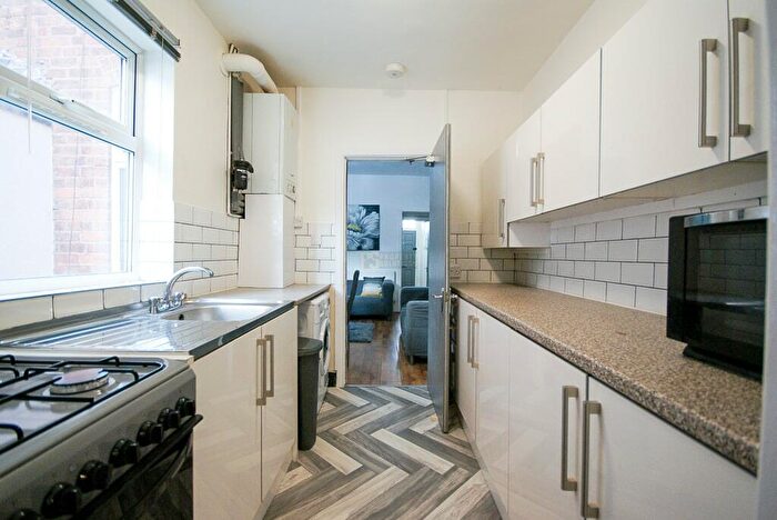 4 Bedroom Property To Rent In Harborne Lane, Selly Oak, Birmingham, B29