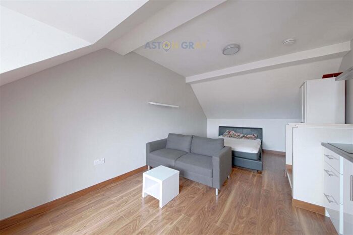 Apartment To Rent In High Street, Slough *Includes Council Tax*, SL1