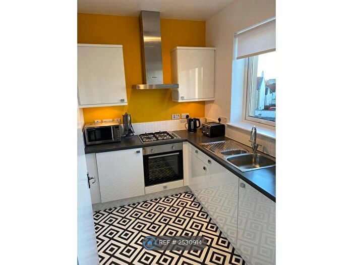 2 Bedroom Flat To Rent In Overton Road, Kirkcaldy, KY1