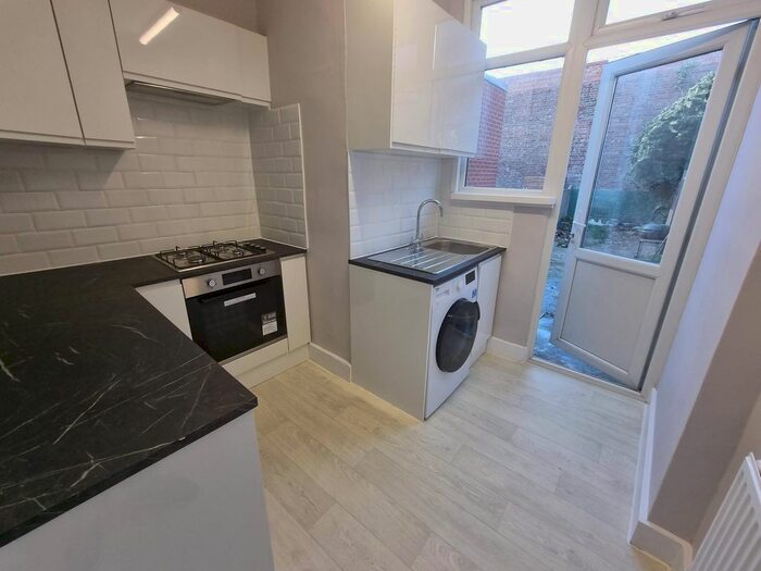 2 Bedroom Flat To Rent In Bertie Road, London, NW10