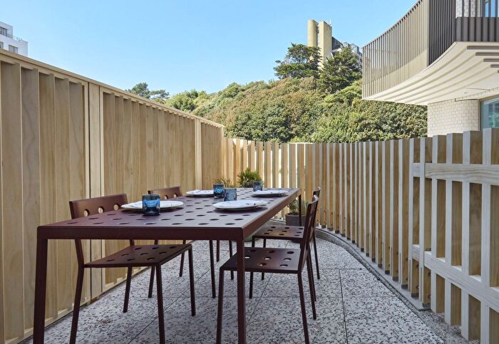 2 Bedroom Detached House For Sale In Shoreline Crescent, Folkestone, Kent, CT20