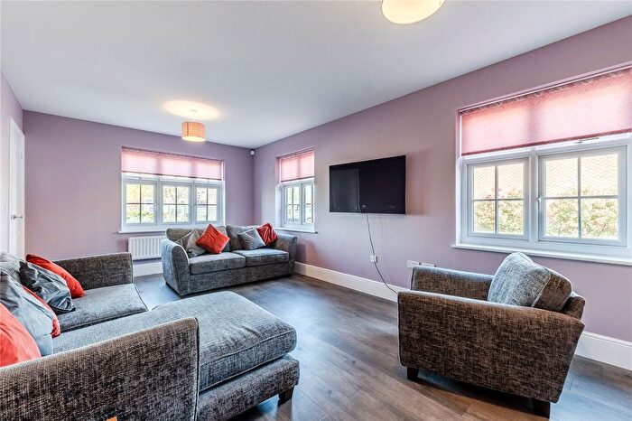 4 Bedroom Detached House For Sale In Helmsley Row, Garforth, Leeds, West Yorkshire, LS25