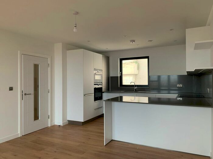 2 Bedroom Apartment To Rent In Beach Drive, Harbour View, CT11