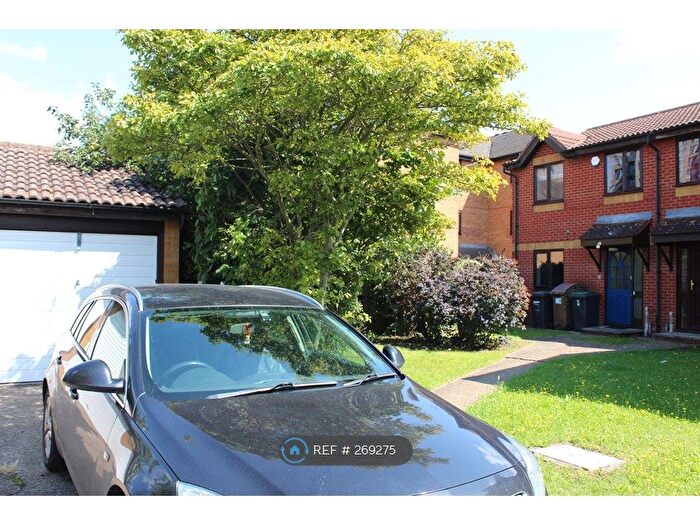 3 Bedroom End Of Terrace House To Rent In Bream Close, Tottenham, N17