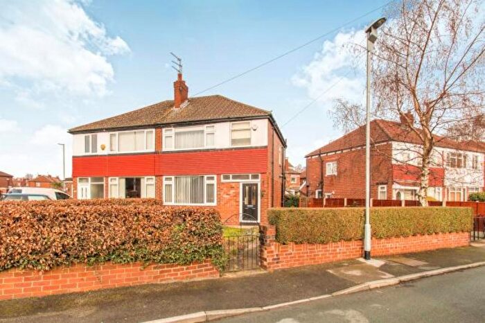3 Bedroom Semi Detached House To Rent In Foxwood Walk, Leeds, West Yorkshire, LS8