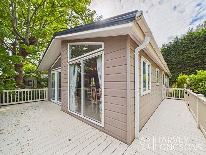 2 Bedroom Park Home For Sale In The Ridge West, St. Leonards-On-Sea, TN37