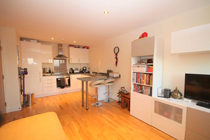 1 Bedroom Apartment To Rent In Victoria Road, Swindon, Wiltshire, SN1