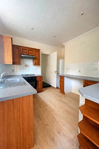 2 Bedroom Flat To Rent In Holdenhurst Road, Bournemouth, BH8