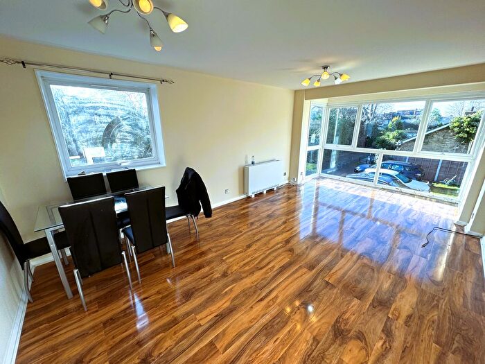 2 Bedroom Flat To Rent In Valentines Road, Ilford, IG1