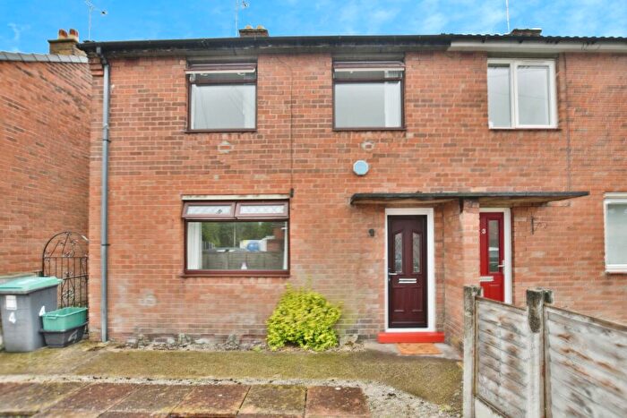 3 Bedroom Terraced House To Rent In Barnfield, Wrexham, LL13