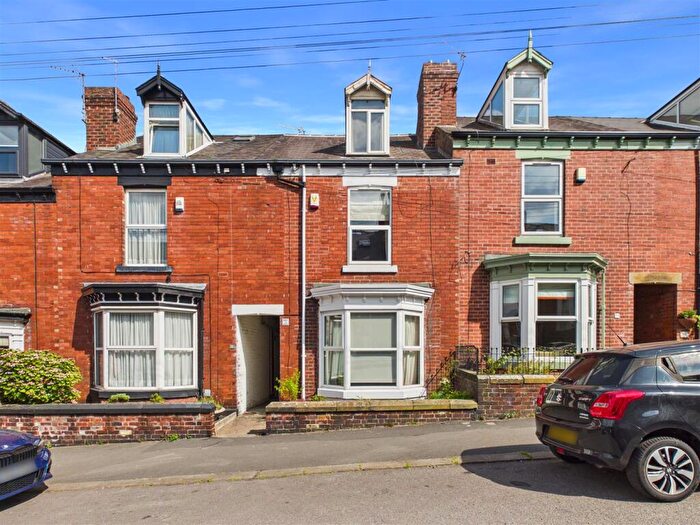 3 Bedroom Terraced House For Sale In Peveril Road, Sheffield, S11