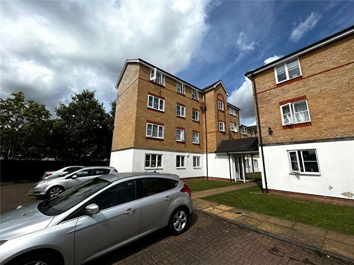 2 Bedroom Apartment To Rent In Clarence Close, New Barnet, EN4