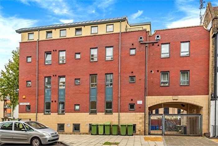 2 Bedroom Flat To Rent In Old Jamaica Road, London, SE16