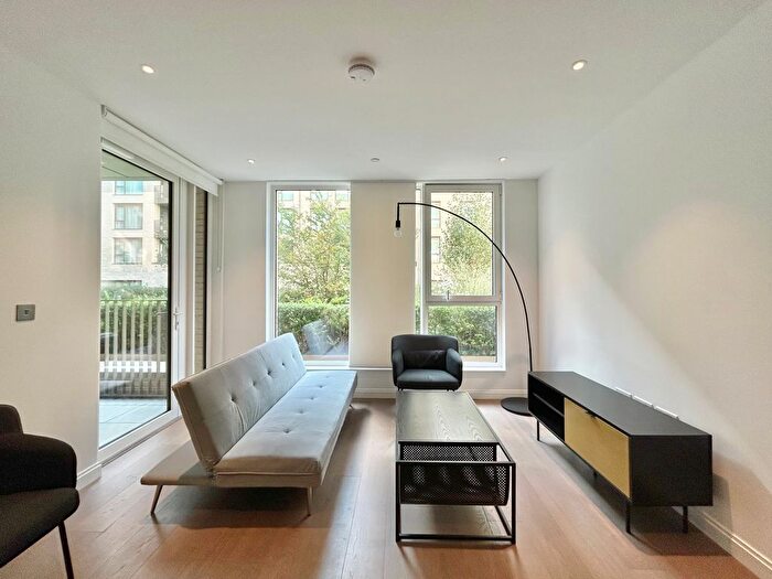 2 Bedroom Flat To Rent In Kennington Lane, London, SE11