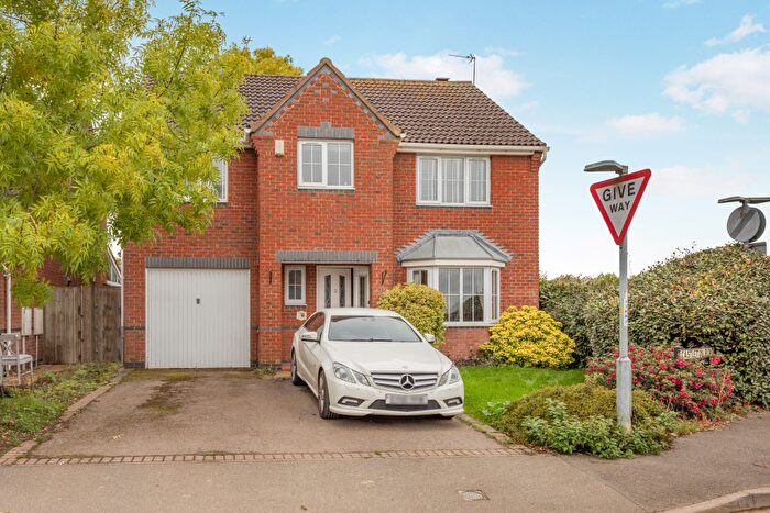 4 Bedroom Detached House For Sale In Castleton Road, NN14