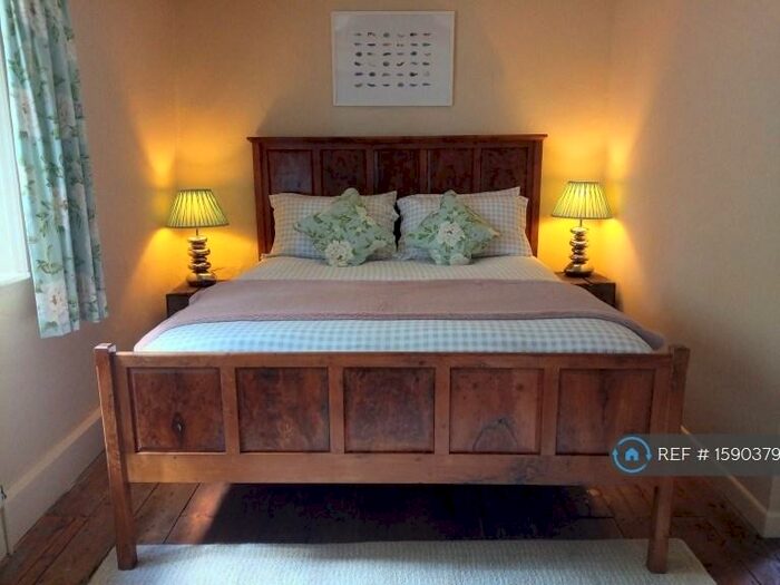 1 Bedroom Flat To Rent In The Street, Devizes, SN10