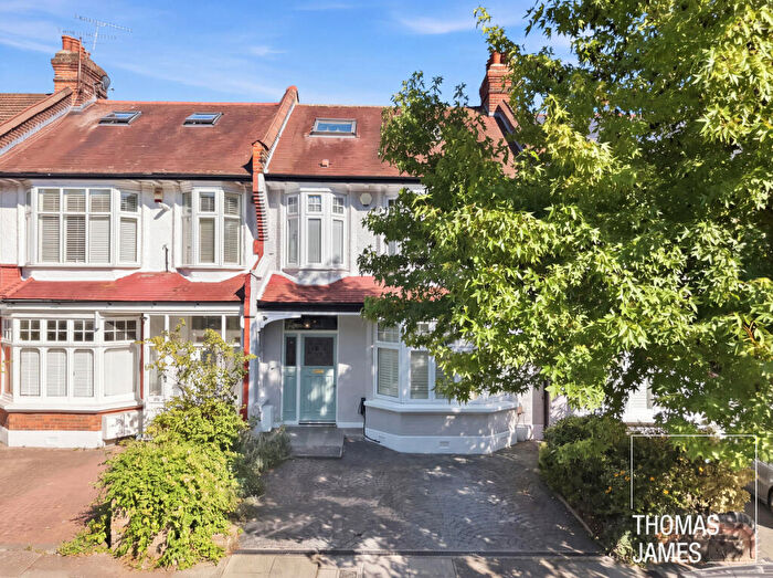 4 Bedroom Terraced House For Sale In Caversham Avenue, London, N13