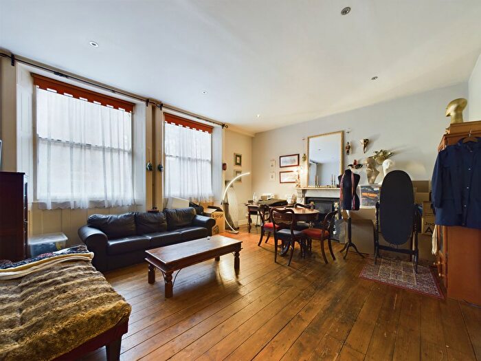 3 Bedroom Flat To Rent In St. Margarets, Beckenham Place Park, Beckenham, Kent, BR3