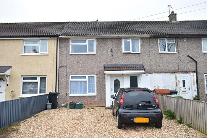 2 Bedroom Flat For Sale In Gathorne Crescent, Yate, BS37