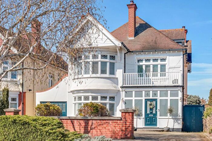 5 Bedroom Detached House For Sale In The Broadway, Thorpe Bay, SS1