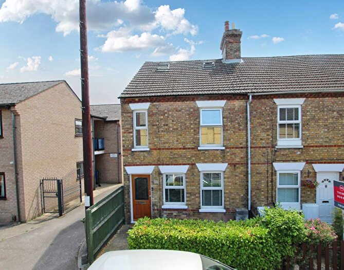 3 Bedroom End Of Terrace House For Sale In Longfield Road, Sandy, Bedfordshire, SG19