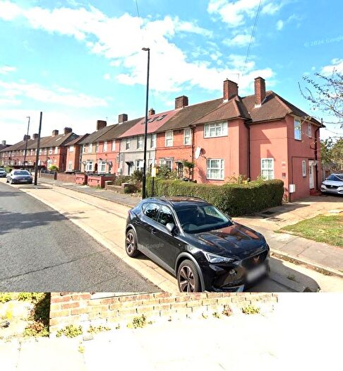 3 Bedroom Terraced House For Sale In The Round Way, Tottenham, London, N17