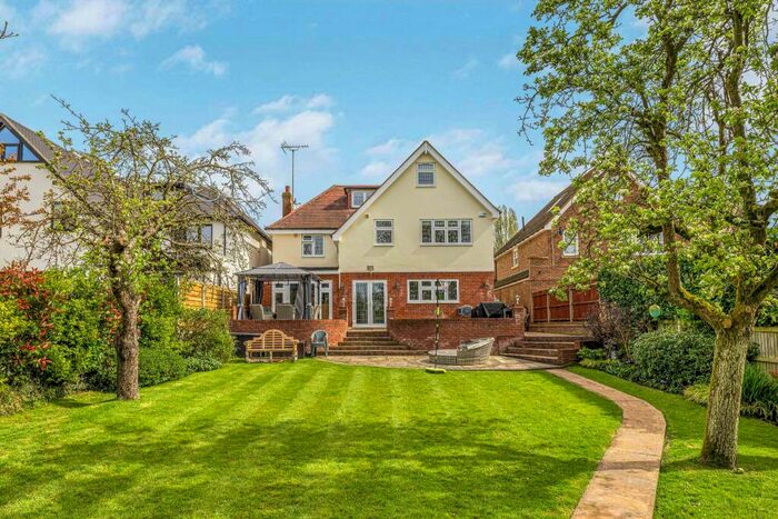 6 Bedroom Detached House For Sale In Mountway, Potters Bar, EN6