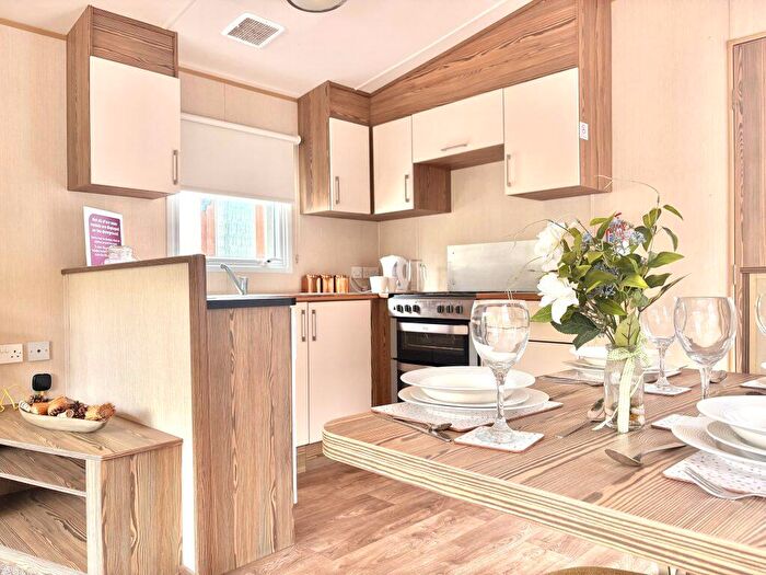 2 Bedroom Park Home For Sale In Sand Le Mere Holiday Park – Yorkshire, HU12