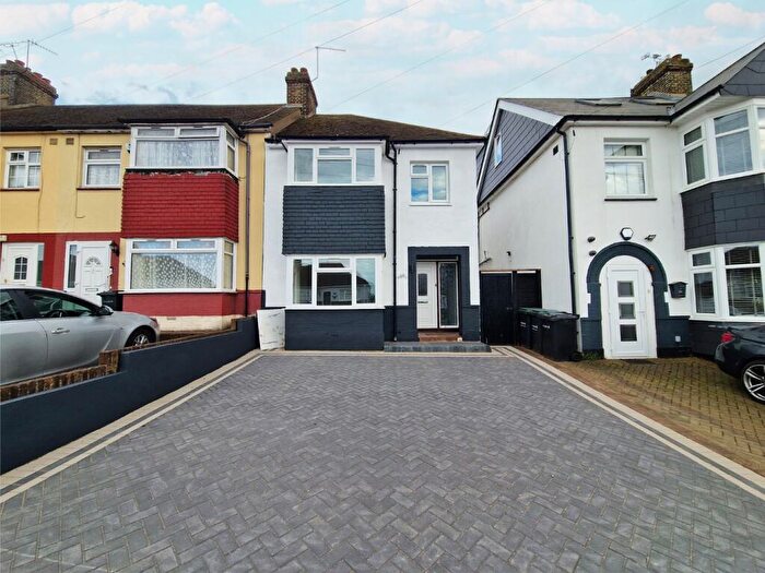 3 Bedroom End Of Terrace House To Rent In Bellman Avenue, Gravesend, Kent, DA12