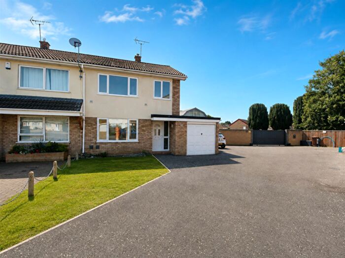 3 Bedroom Semi-Detached House To Rent In Holmsey Green Gardens, Beck Row, IP28