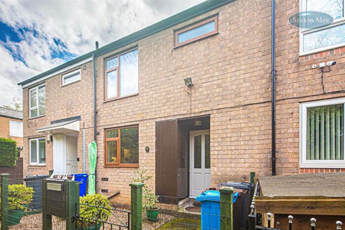 3 Bedroom Town House For Sale In Studfield Rise, Sheffield, S6
