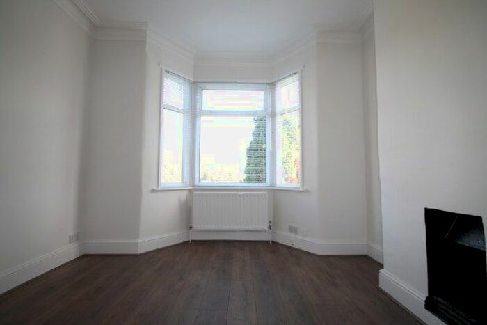 3 Bedroom Property To Rent In Hawley Road, Dartford DA2