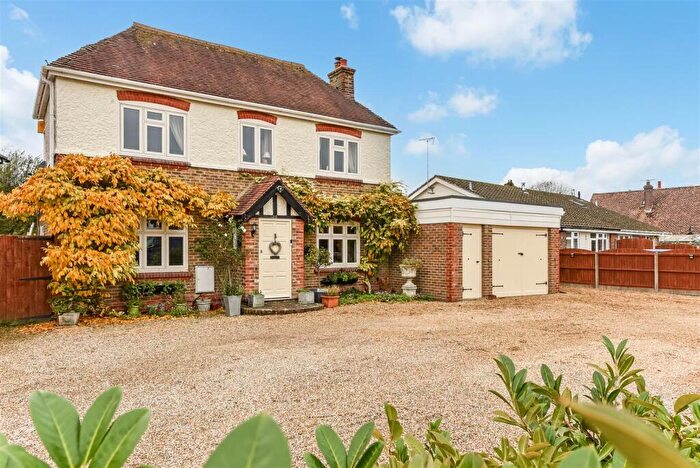 4 Bedroom Detached House For Sale In Elm Grove, Barnham, PO22