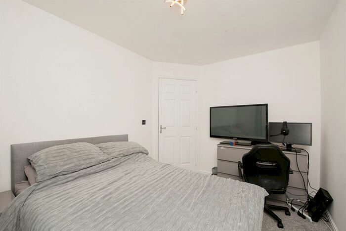 4 Bedroom Detached House For Sale In Glenmill Crescent, Glasgow, G53