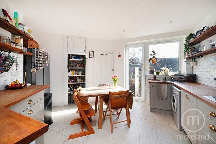 4 Bedroom Flat For Sale In Crescent Court, Golders Green, NW11