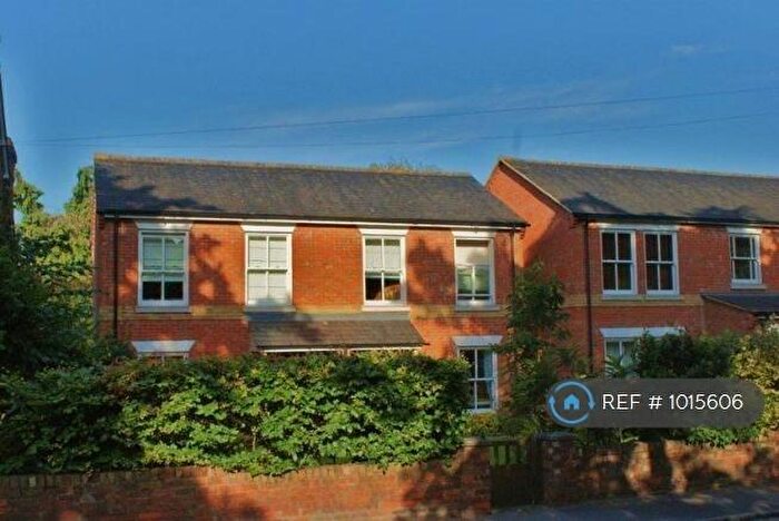 3 Bedroom Semi Detached House To Rent In Wargrave Road, Twyford, RG10