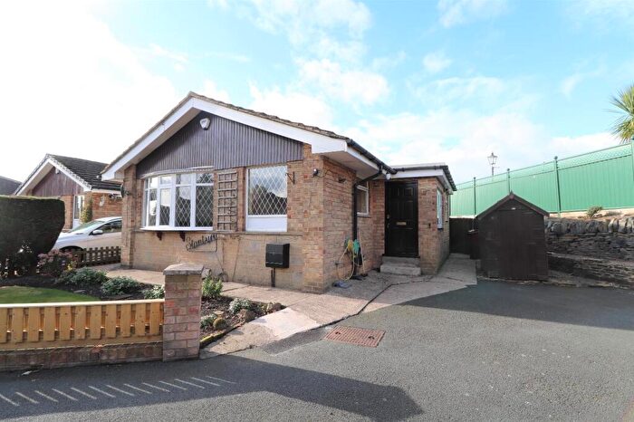 2 Bedroom House To Rent In Sunny Bank Grove, Thornbury, Bradford, West Yorkshire, BD3