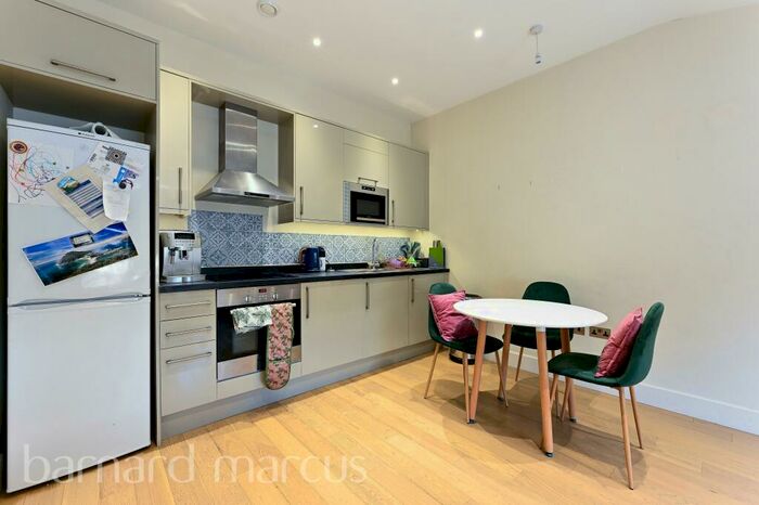 1 Bedroom Apartment To Rent In Barnsbury Lane, Surbiton, KT5