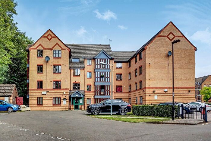 2 Bedroom Flat To Rent In Tidworth Road, London, E3