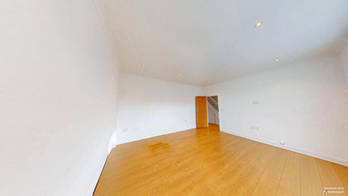 5 Bedroom Terraced House To Rent In Borden Avenue, London, EN1