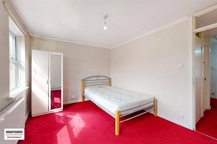 3 Bedroom Terraced House For Sale In Caldecott Way, Hackney, E5 - Photo 10