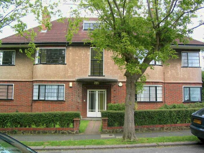 3 Bedroom Flat To Rent In Grove Avenue, Sutton, Surrey SM1