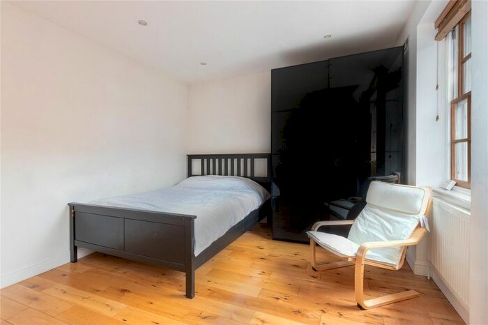 2 Bedroom Semi-Detached House For Sale In Lower Road, London, SE8