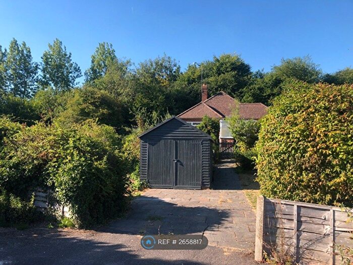3 Bedroom Bungalow To Rent In Hazell Road, Farnham, GU9