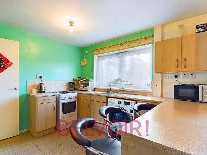3 Bedroom Town House For Sale In Ladywell Road, Tunstall, Stoke-on-Trent, ST6