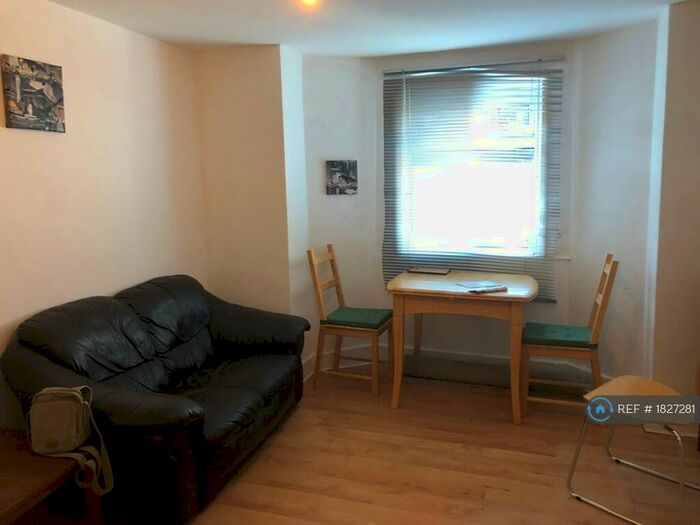 1 Bedroom Flat To Rent In Waylen Street, Reading, RG1